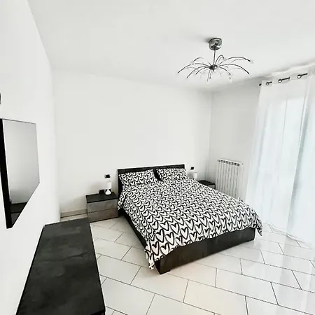 Newapartment Montidellalaga